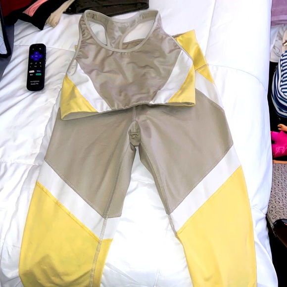 Old Navy Pants - Old navy active wear